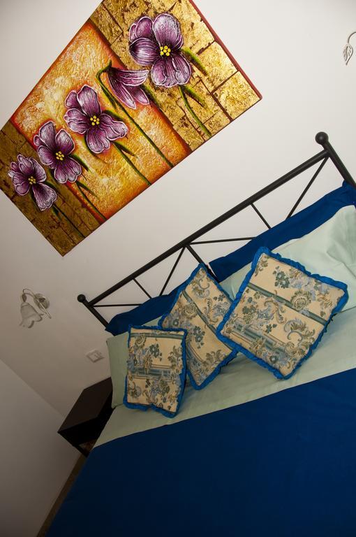 Hotel Tana Dell'Orso Ponsacco Habitación foto