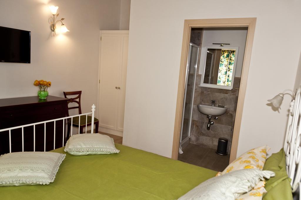 Hotel Tana Dell'Orso Ponsacco Habitación foto