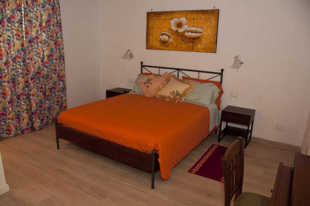Hotel Tana Dell'Orso Ponsacco Habitación foto