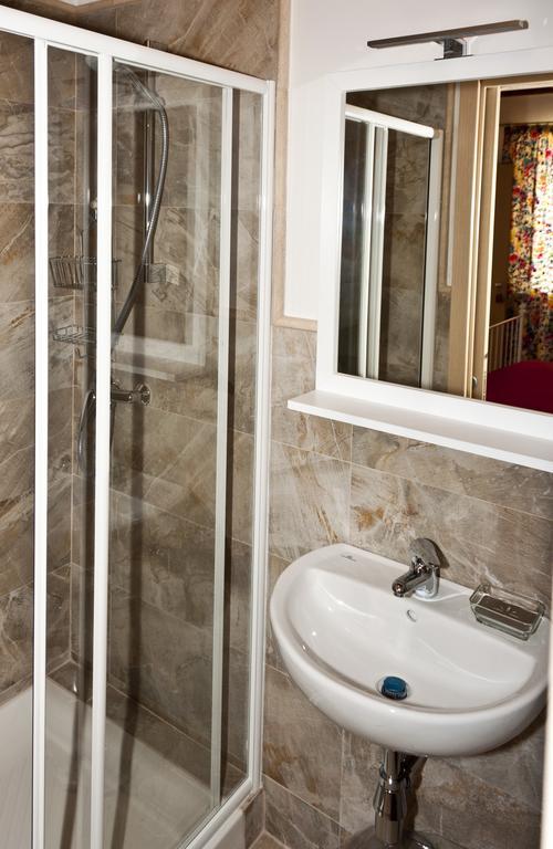 Hotel Tana Dell'Orso Ponsacco Habitación foto