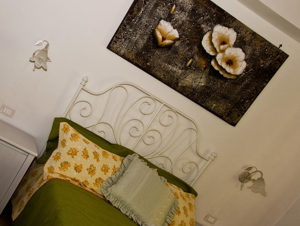 Hotel Tana Dell'Orso Ponsacco Habitación foto