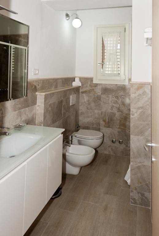 Hotel Tana Dell'Orso Ponsacco Habitación foto