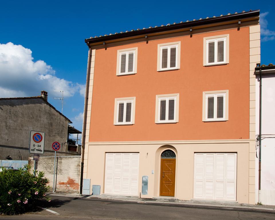Hotel Tana Dell'Orso Ponsacco Exterior foto